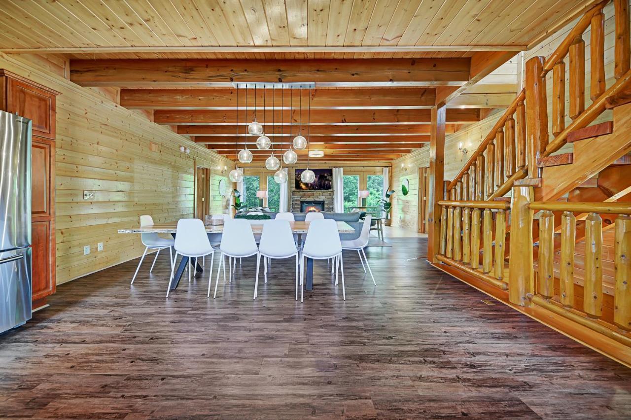 Gorgeous Large Mountain View Cabin W Hot Tub, Free Wifi, Games Villa Sevierville Eksteriør bilde