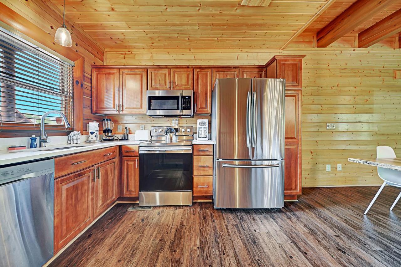 Gorgeous Large Mountain View Cabin W Hot Tub, Free Wifi, Games Villa Sevierville Eksteriør bilde
