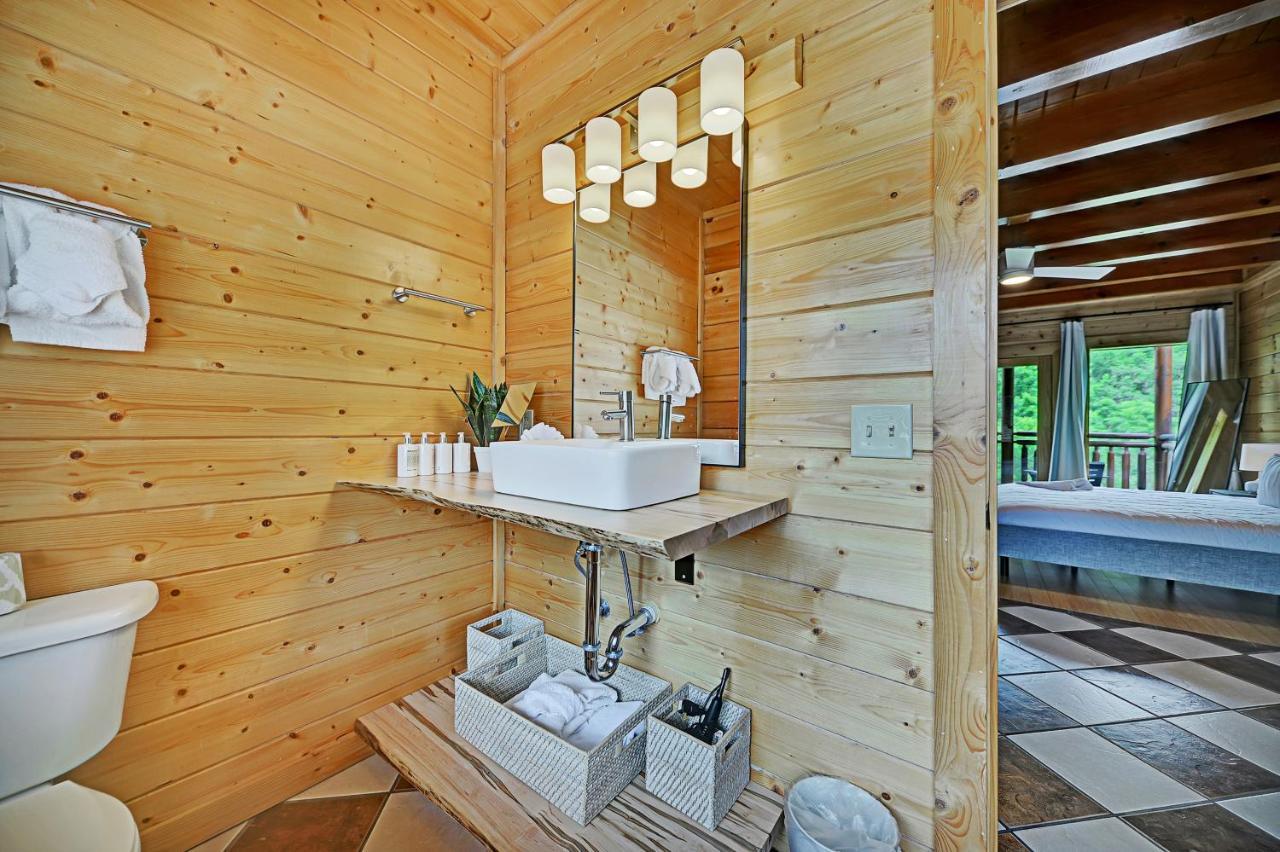 Gorgeous Large Mountain View Cabin W Hot Tub, Free Wifi, Games Villa Sevierville Eksteriør bilde