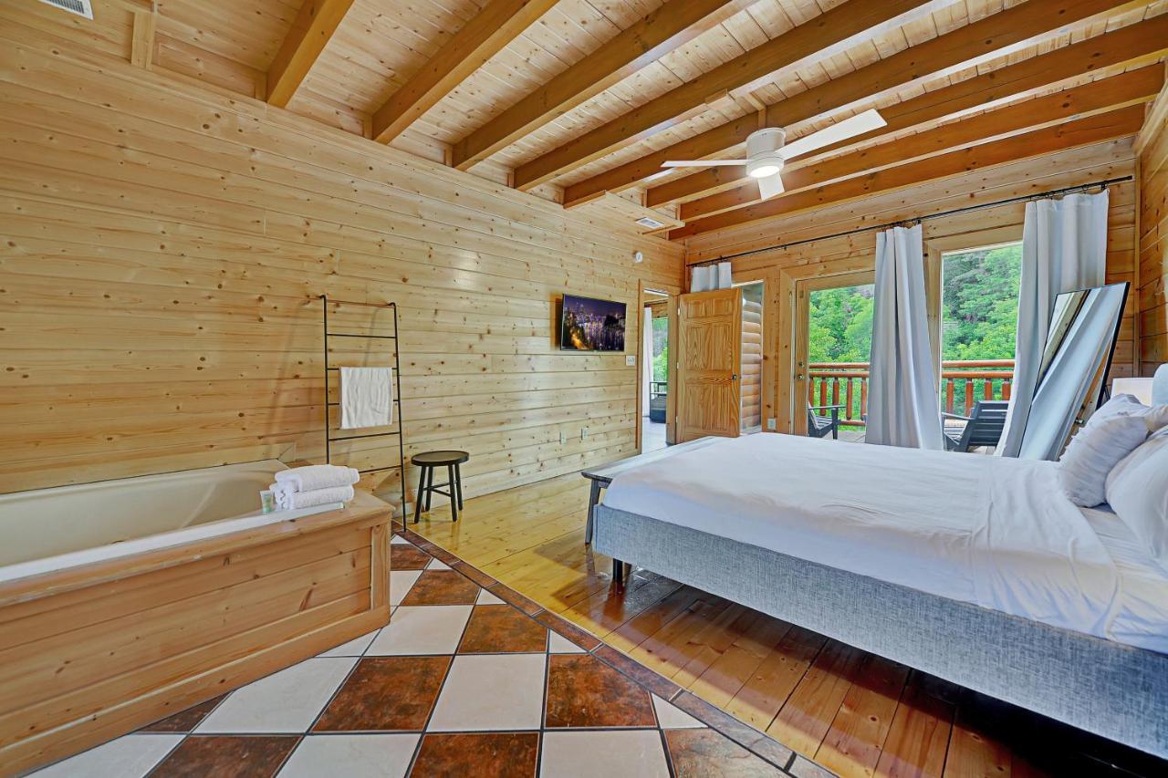Gorgeous Large Mountain View Cabin W Hot Tub, Free Wifi, Games Villa Sevierville Eksteriør bilde