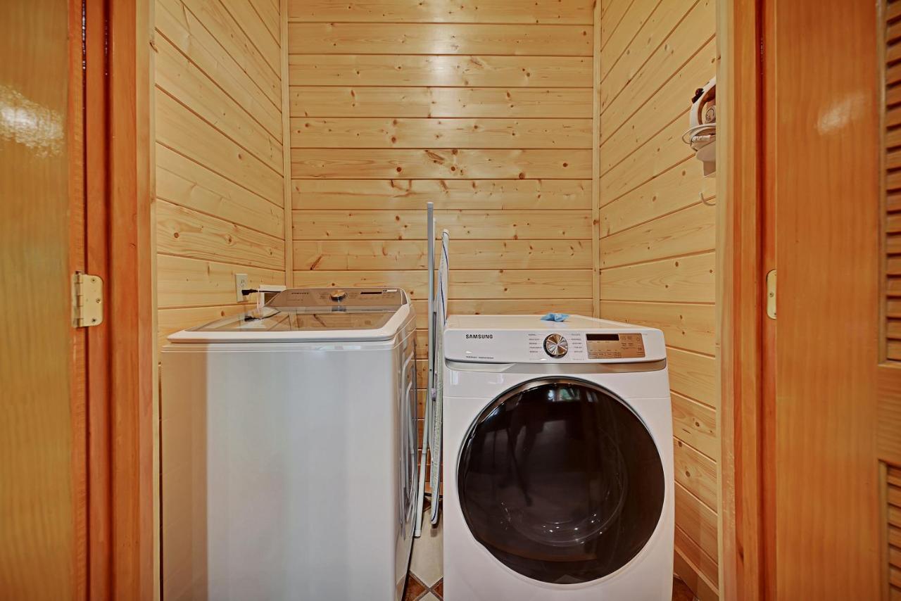 Gorgeous Large Mountain View Cabin W Hot Tub, Free Wifi, Games Villa Sevierville Eksteriør bilde