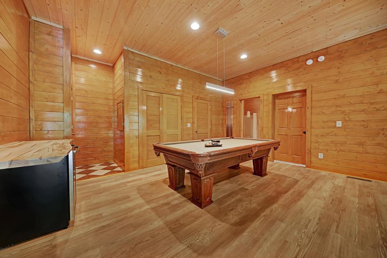Gorgeous Large Mountain View Cabin W Hot Tub, Free Wifi, Games Villa Sevierville Eksteriør bilde