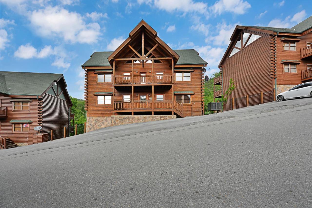 Gorgeous Large Mountain View Cabin W Hot Tub, Free Wifi, Games Villa Sevierville Eksteriør bilde