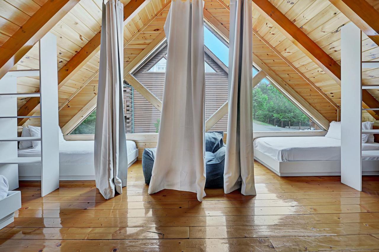 Gorgeous Large Mountain View Cabin W Hot Tub, Free Wifi, Games Villa Sevierville Eksteriør bilde