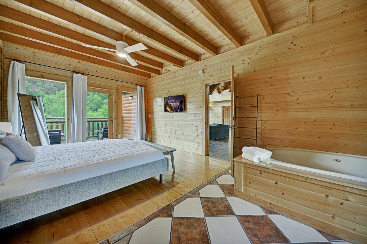 Gorgeous Large Mountain View Cabin W Hot Tub, Free Wifi, Games Villa Sevierville Eksteriør bilde